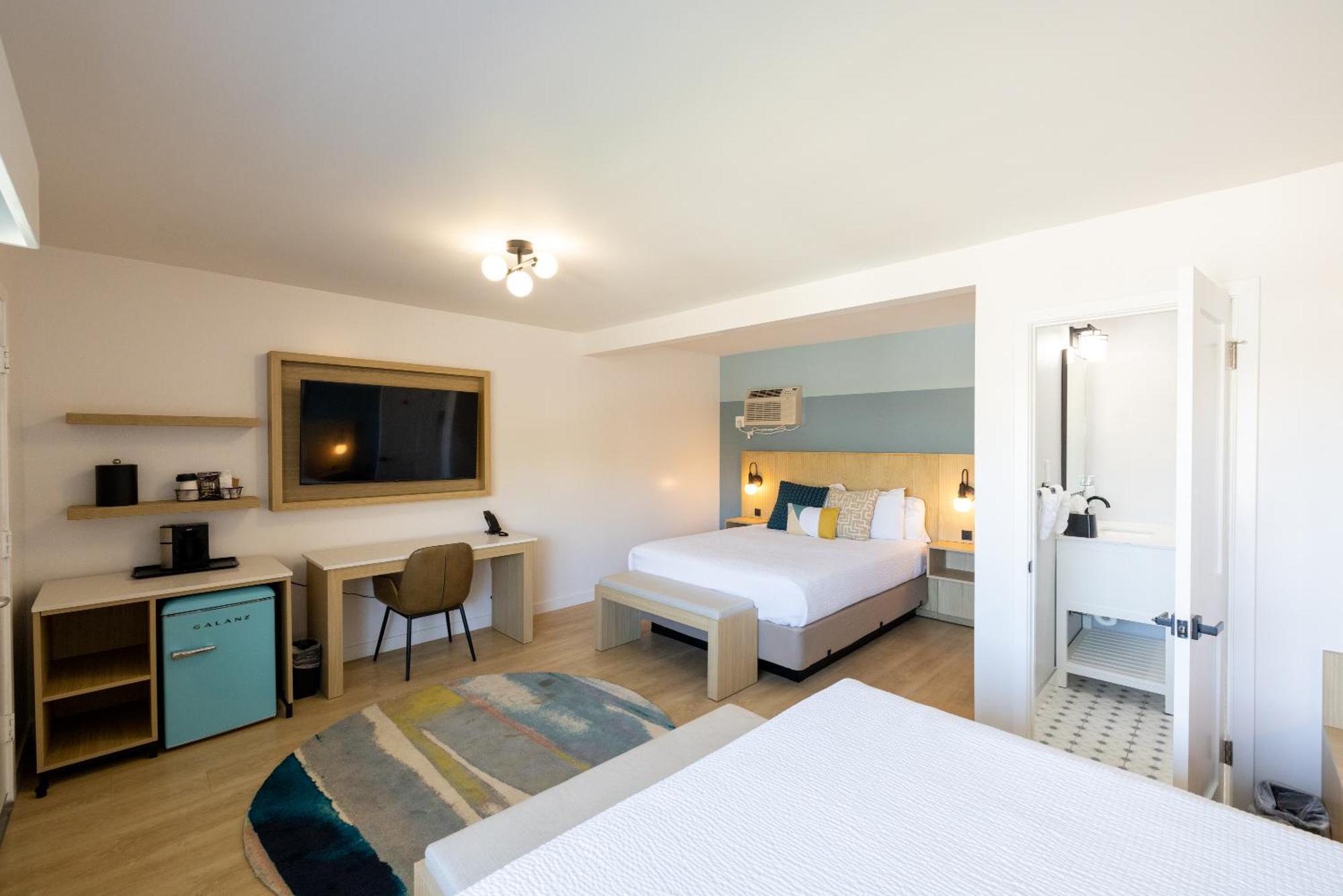 Tides Oceanview And 3*